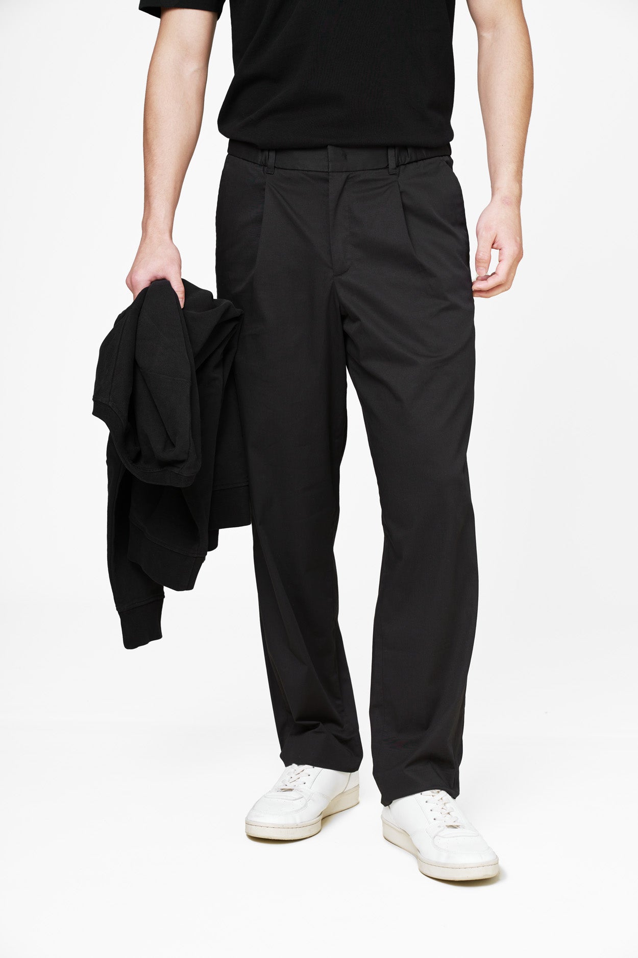 The Relaxed Chino for Men in Black | Wide Fit, Luxury Cotton