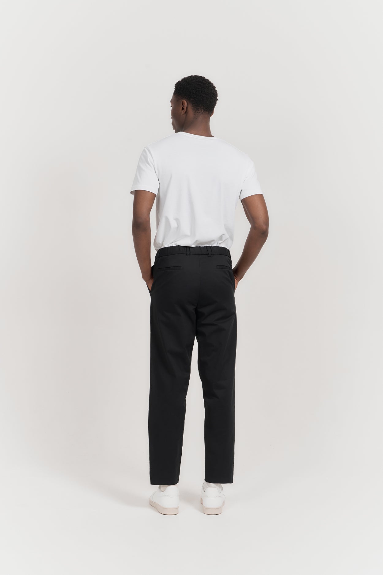 い出のひと時に、とびきりのおしゃれを！ The-Relaxed_Chino_Men_Black_9- パンツ