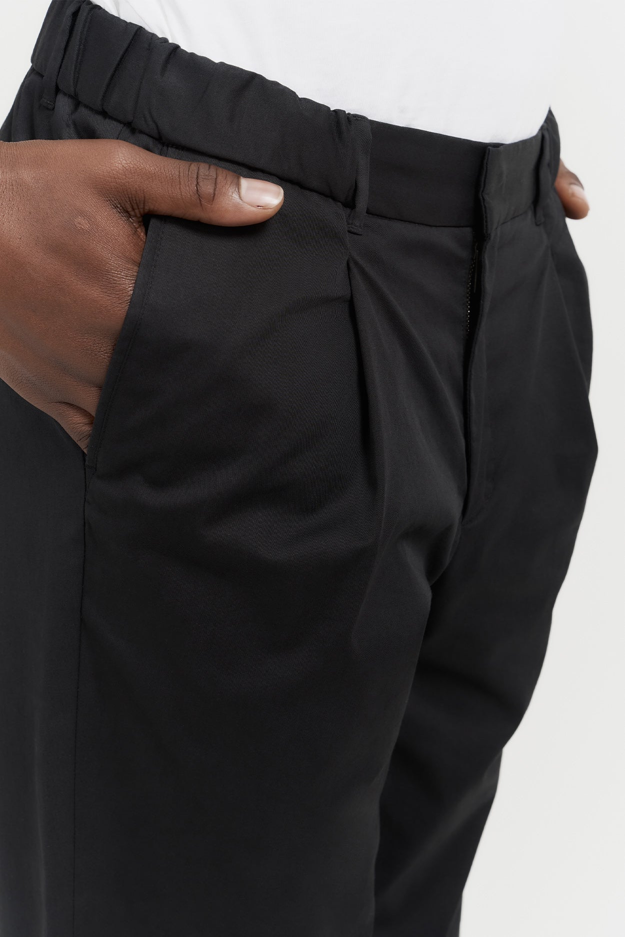 The Relaxed Chino for Men in Black | Wide Fit, Luxury Cotton
