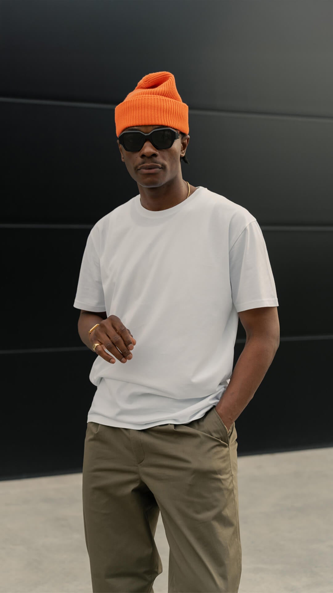 JULIUS' LOOKS